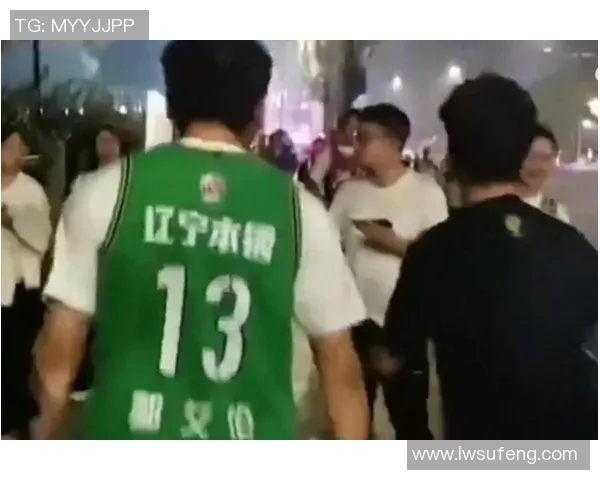 重庆篮球队的速度之争引发热议球迷观点各异引发关注与讨论