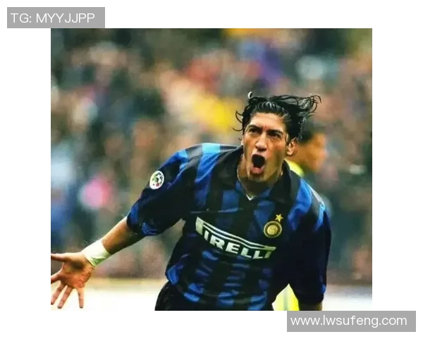 寻找足球明星拍照的最佳时机与技巧分享